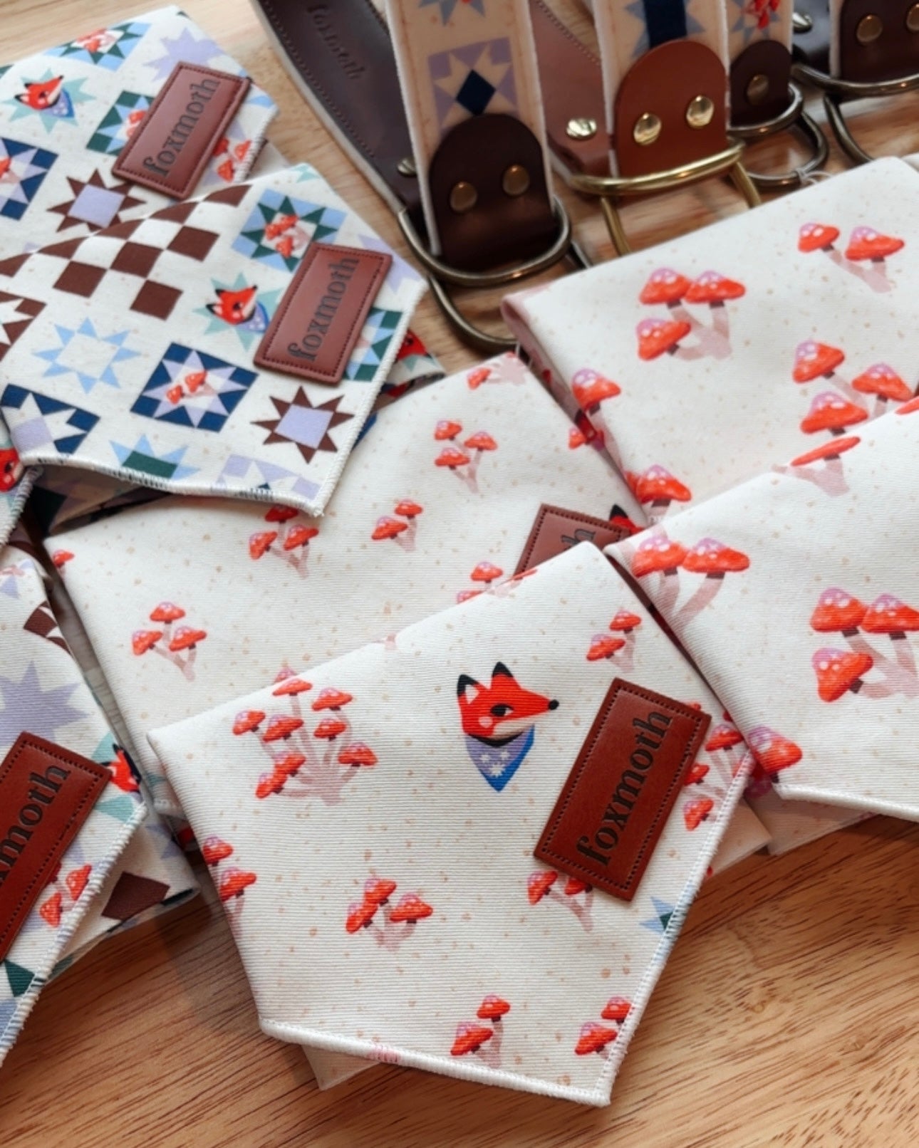 Minimal Foxshrooms Bandana - FoxMoth - Bandana